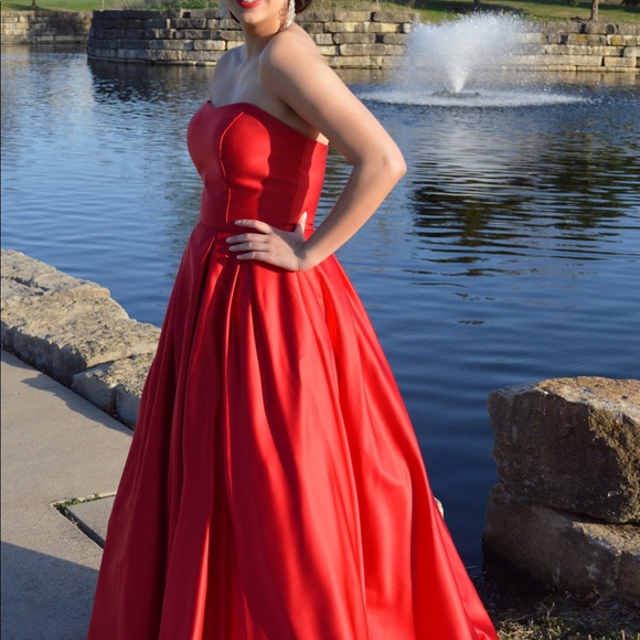 Camille La Vie Strapless Satin Gown - Picture 3 of 4